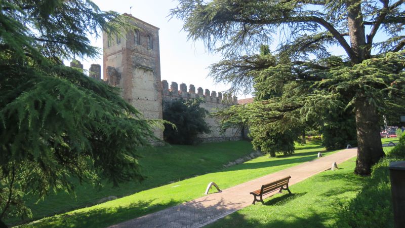 rempart à Lazise