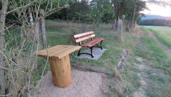 Nouveau banc sur le chemin du 