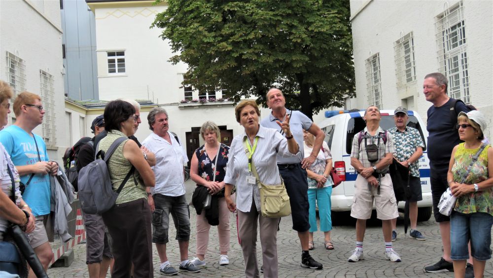 avec notre guide