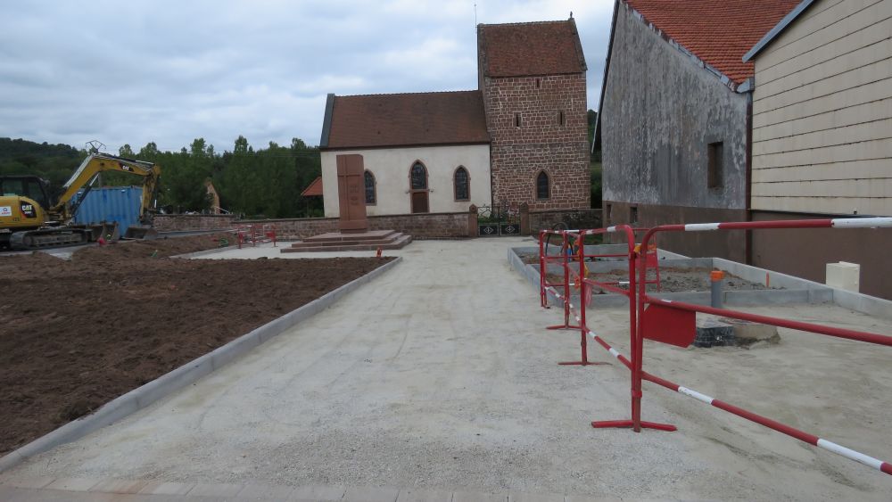 abords du monument aux morts